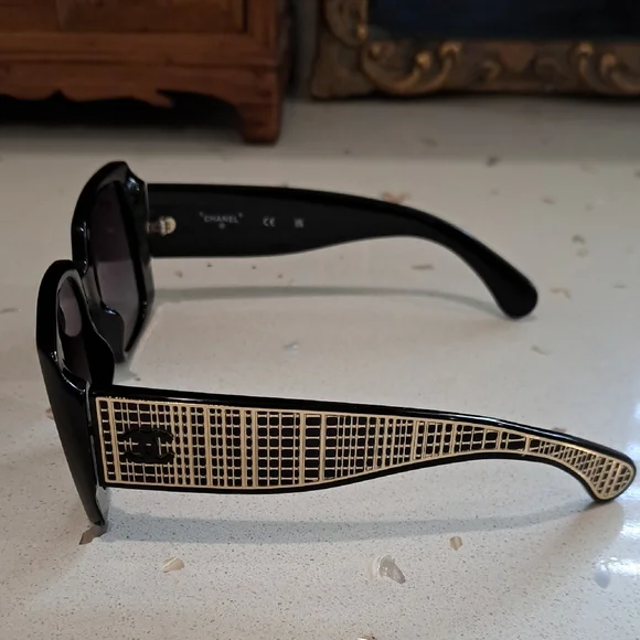 NWT CHANEL Black And Gold Sunglasses - Picture 6 of 12